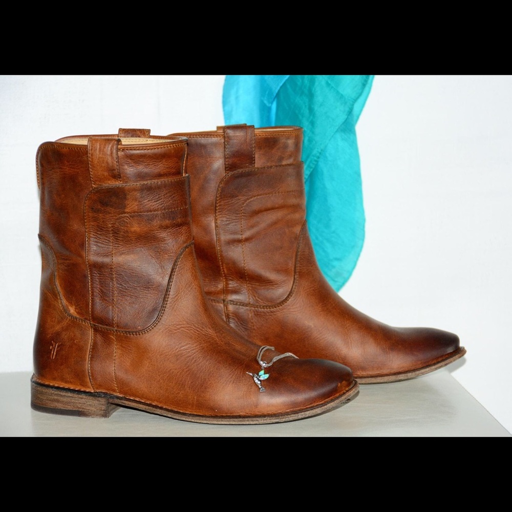 FRYE “Paige” brown/cognac leather riding boots